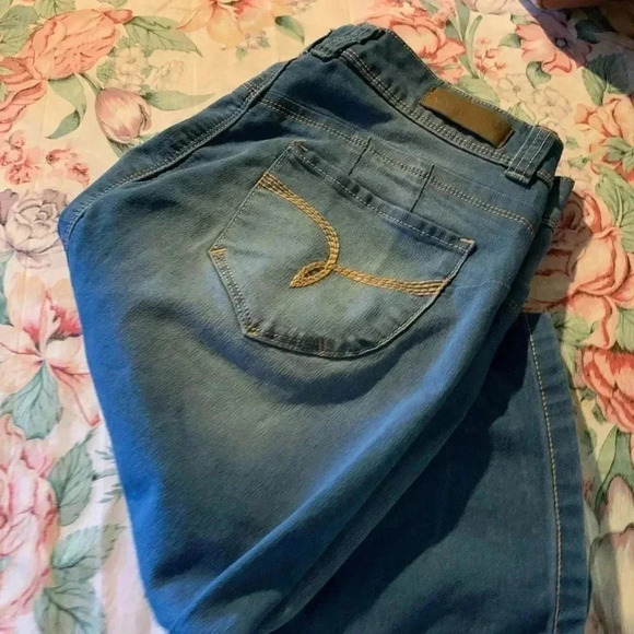 Jean Skirt Size 11 - Picture 4 of 8